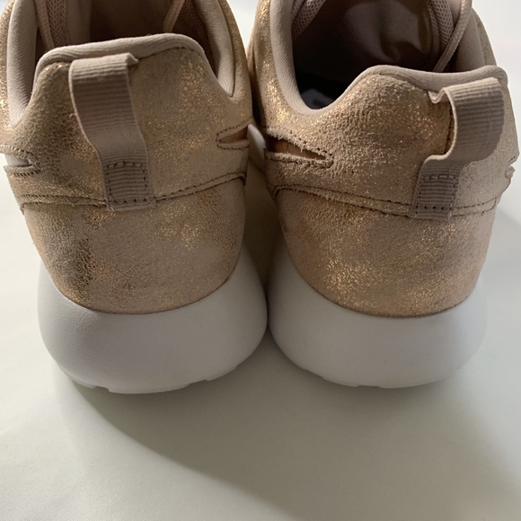 SOLD 🎉HP Nike Roshe One Prm Sneakers 8.5 - Picture 9 of 13